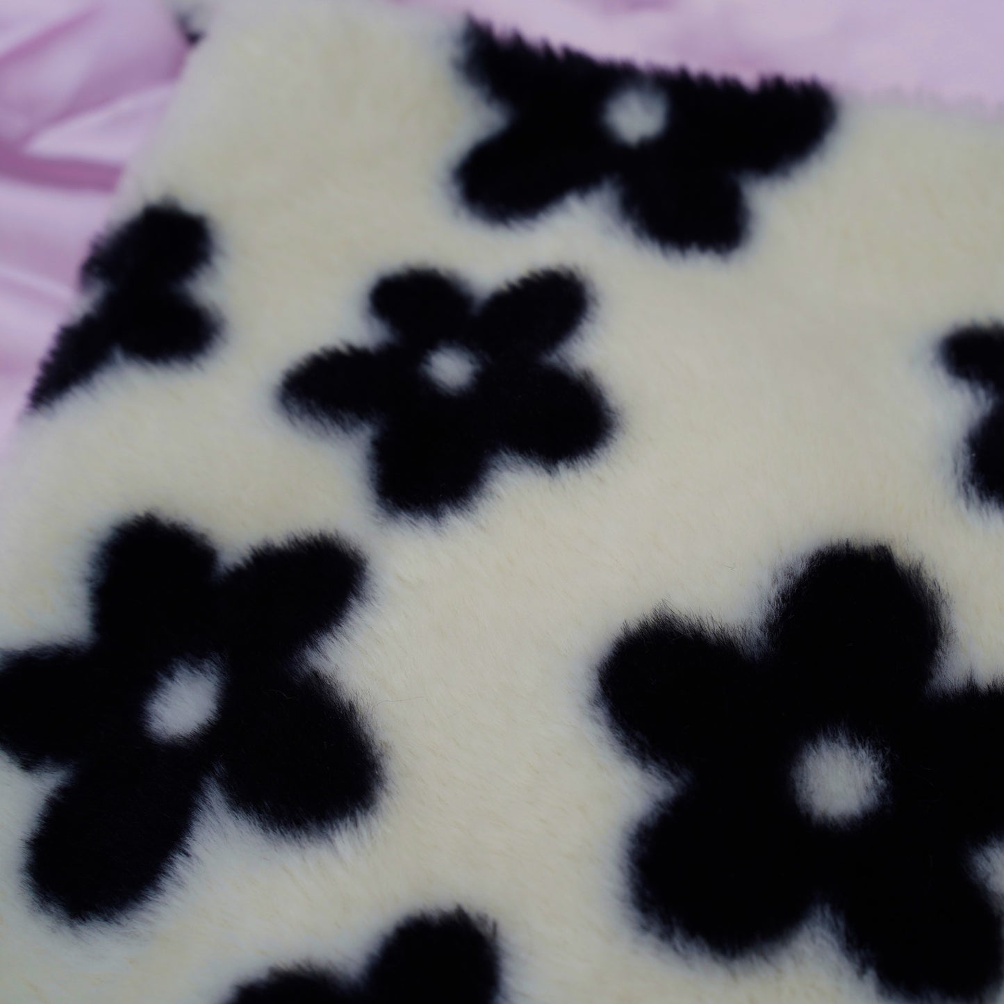 daisy fur tote