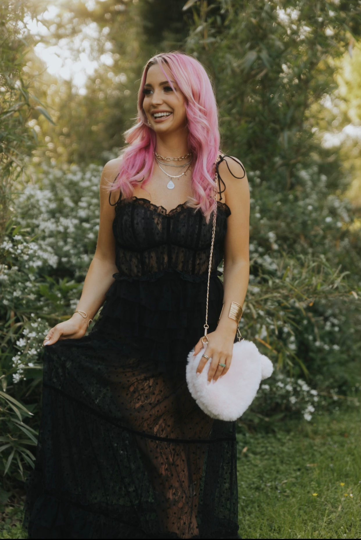 @QueenOfGettingBanned X Cowgirl Clutch White Heart Bag