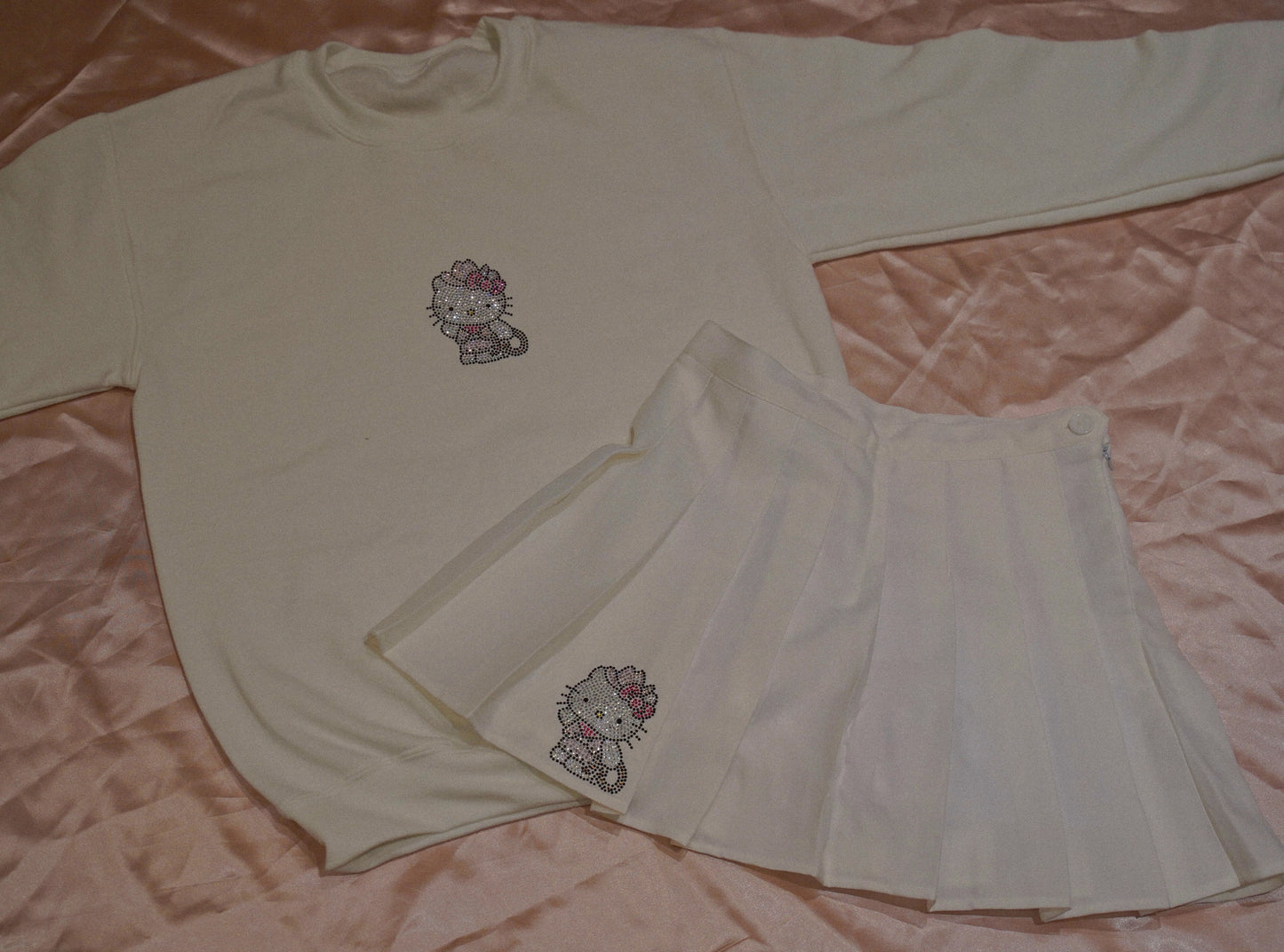 white hello kitty cowgirl rhinestone crewneck