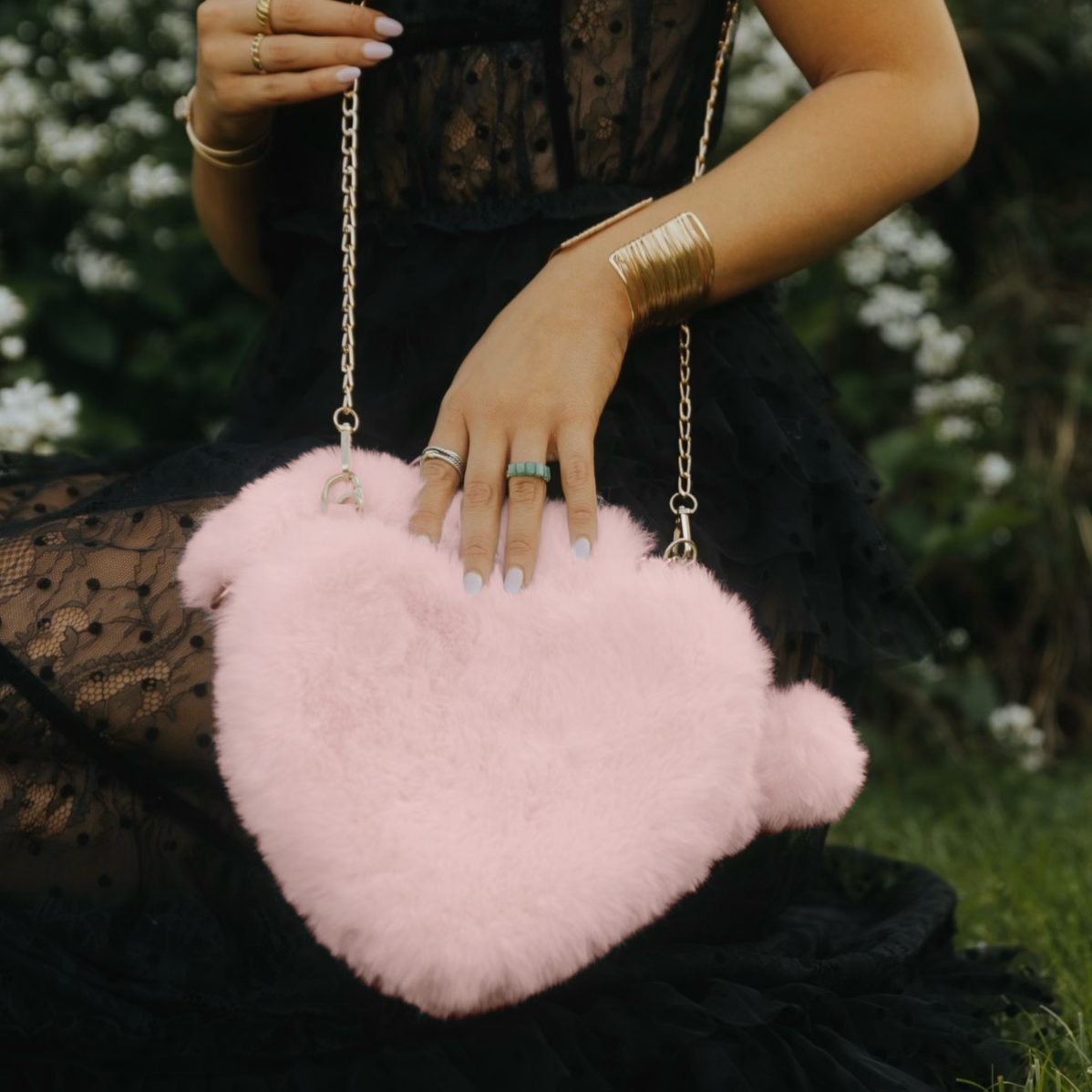 @QueenOfGettingBanned X Cowgirl Clutch Pink Heart Bag